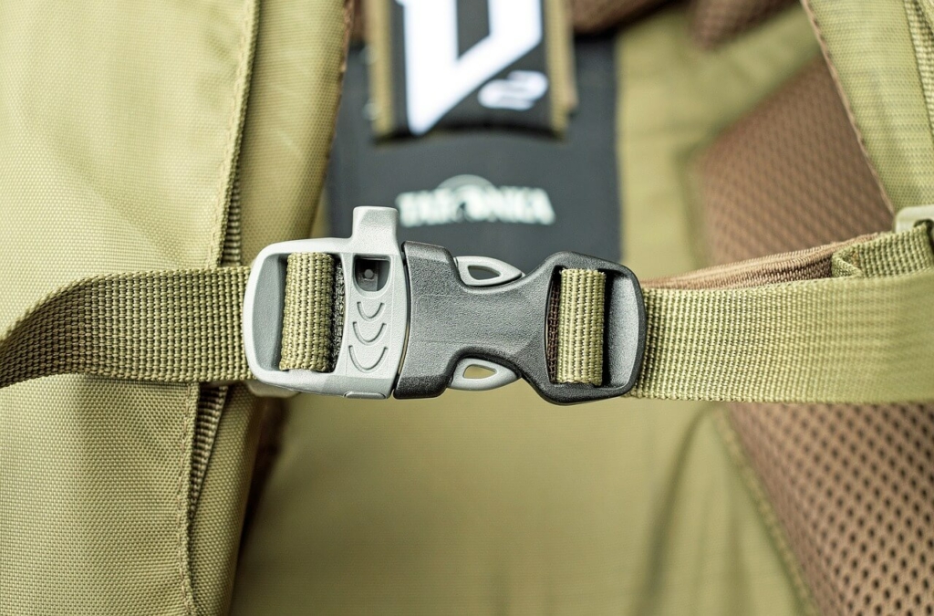 schnallen und verschlüsse rucksack